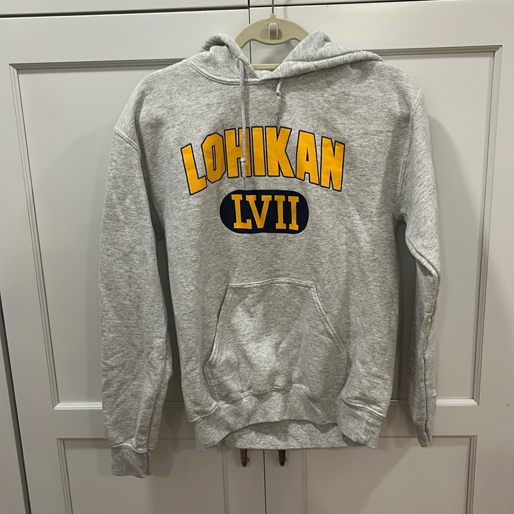 Gilden Heavy Blend, Gary, size small sweatshirt. Excellent condition.